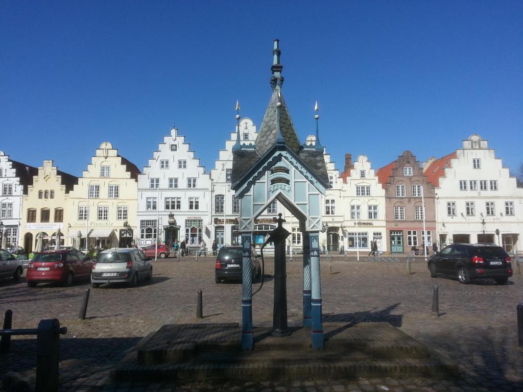 Hotel Pension Marktblick Friedrichstadt Esterno foto