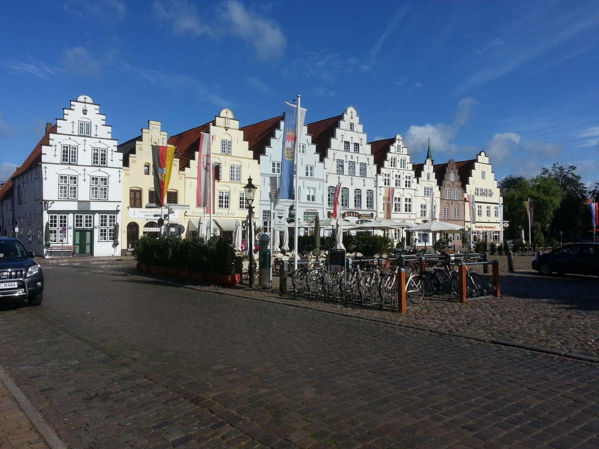 Hotel Pension Marktblick Friedrichstadt Esterno foto