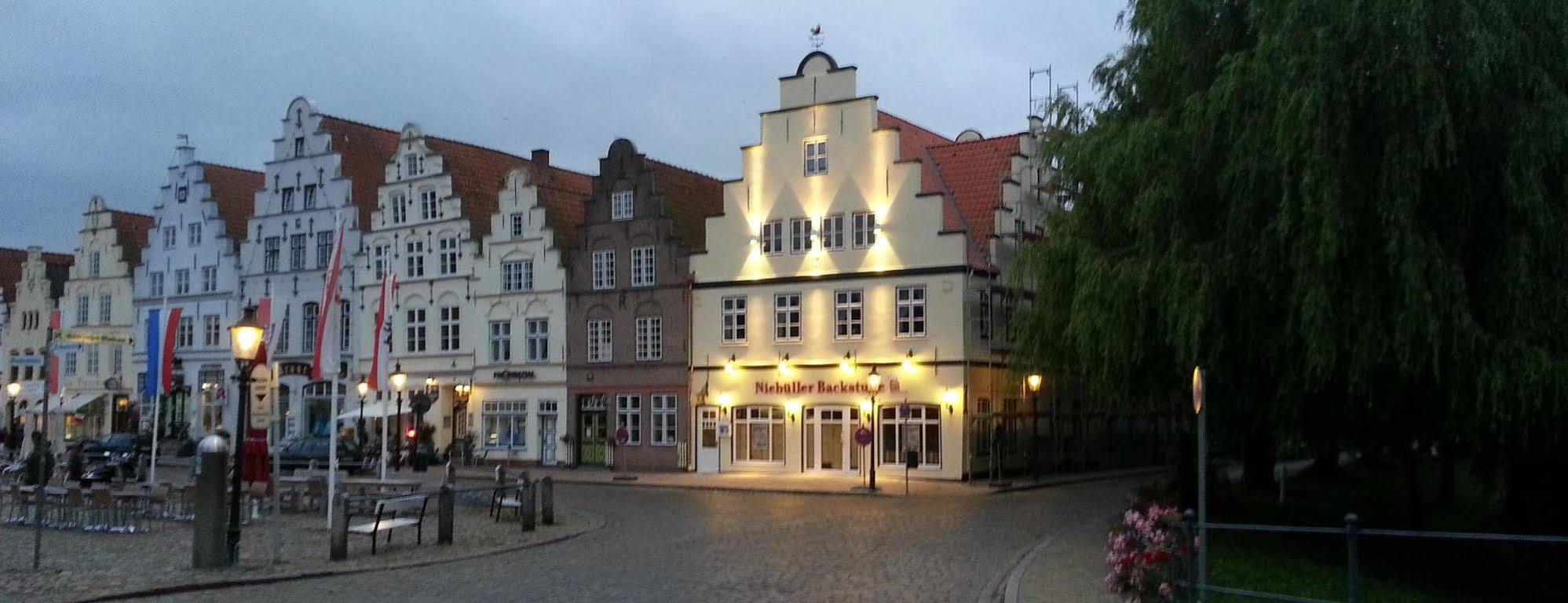 Hotel Pension Marktblick Friedrichstadt Esterno foto